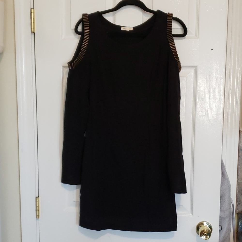 Cold shoulder LBD - 10 EUC
